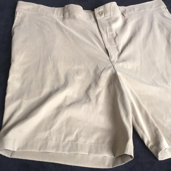 Russell Mens Tan Khaki Shorts - Picture 4 of 10